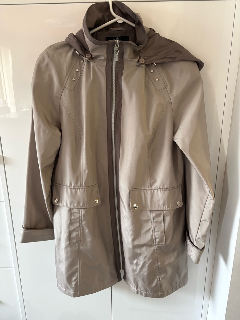 Novelti Light Khaki/Brown Women's Hooded Raincoat Jacket in Size 12
